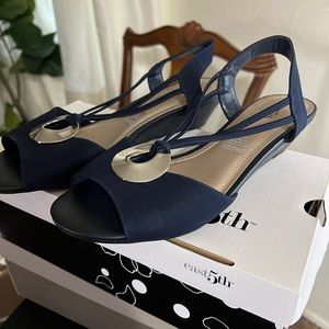 Size 7 1/2 Only worn once perfect condition